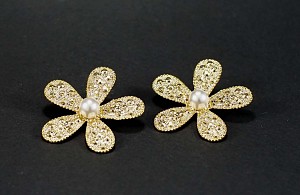 Daisy χειροποίητα μεγάλα σκουλαρίκια μαργαρίτες