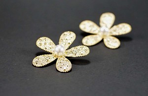 Daisy χειροποίητα μεγάλα σκουλαρίκια μαργαρίτες
