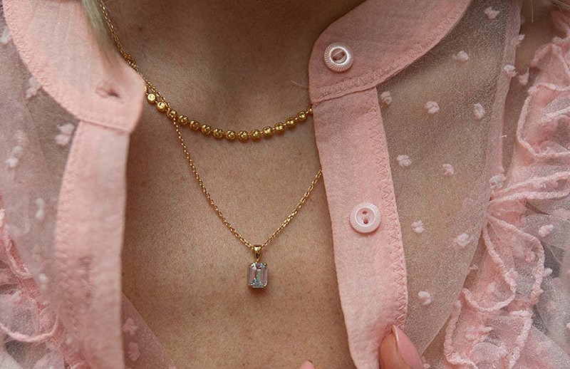 Naya Necklace Crystal gold by Caroline Svedbom